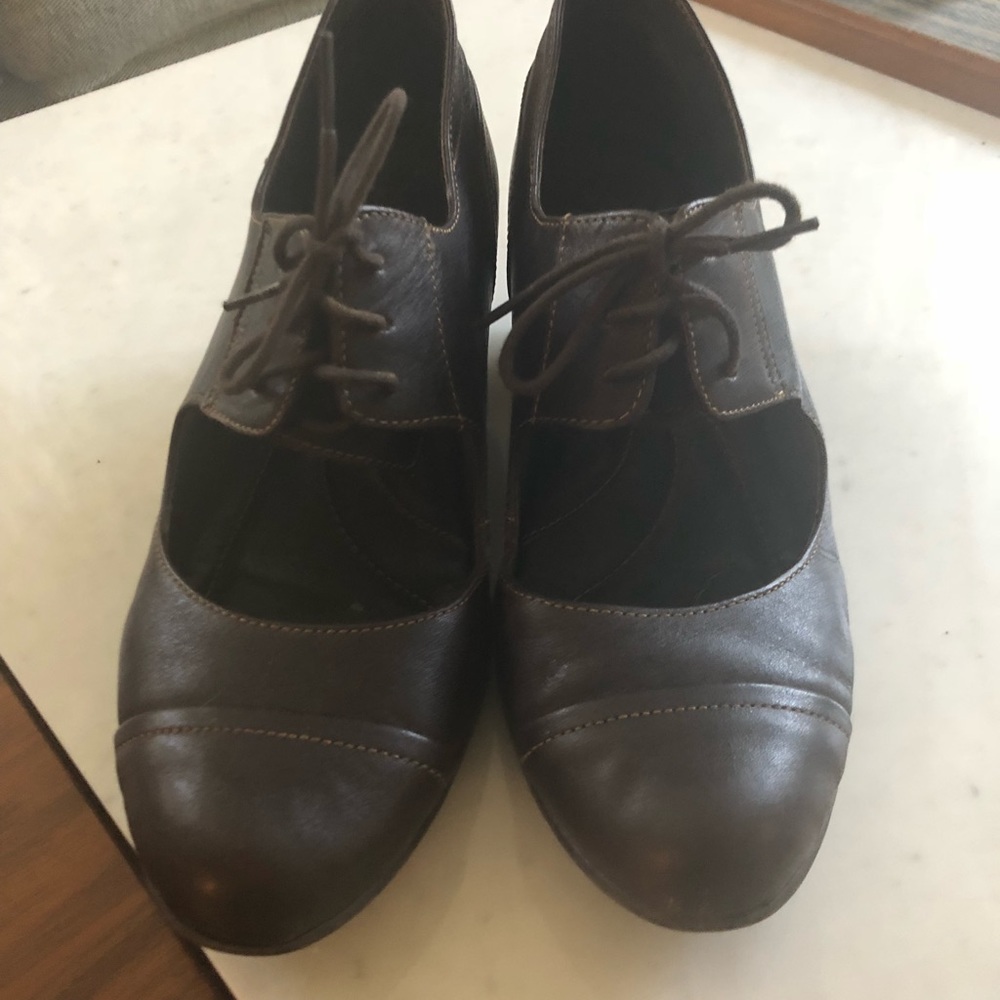 BORN - vintage look, brown shoes - size 10